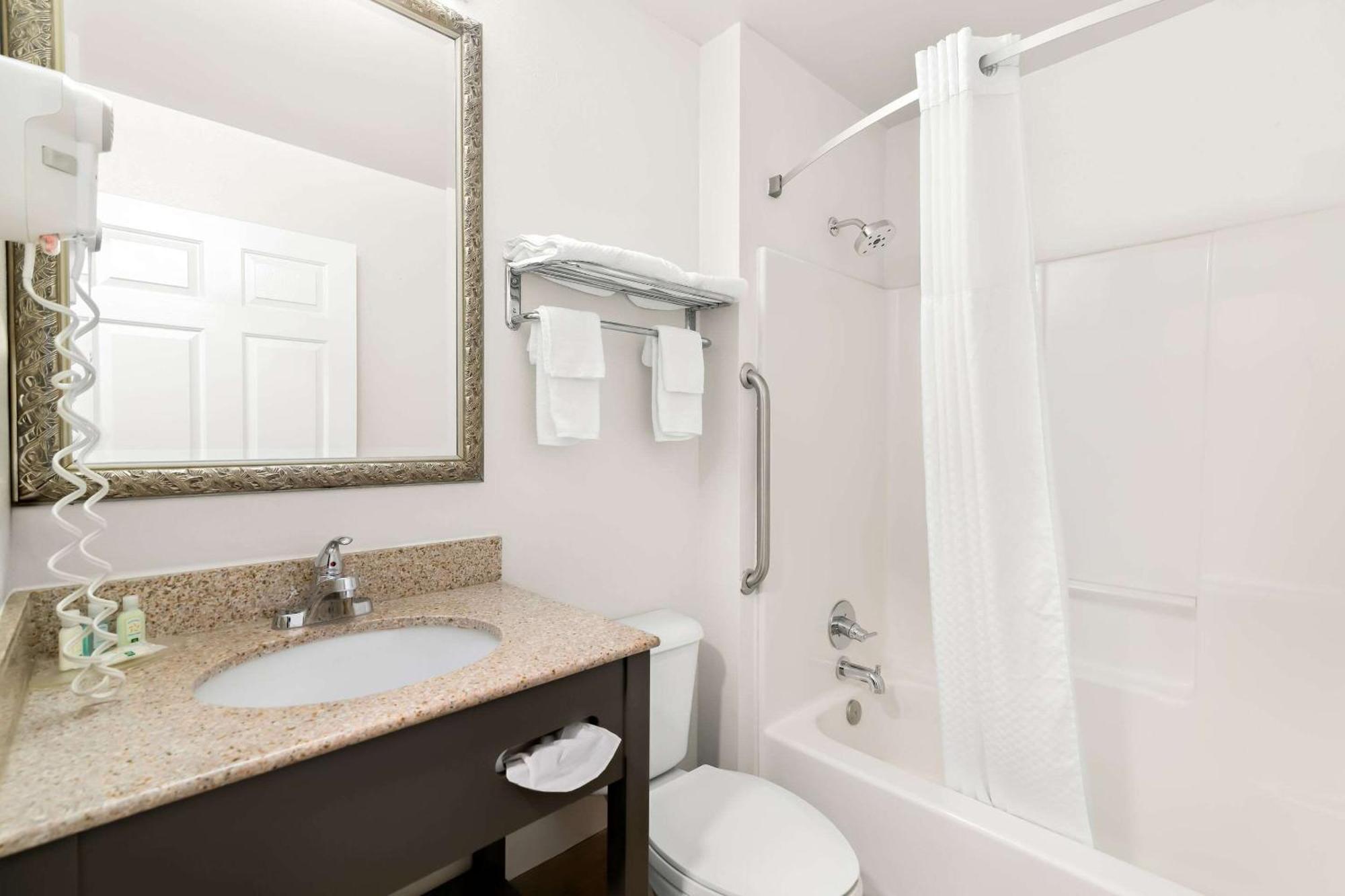 Quality Inn Merrimack - Nashua Exterior foto